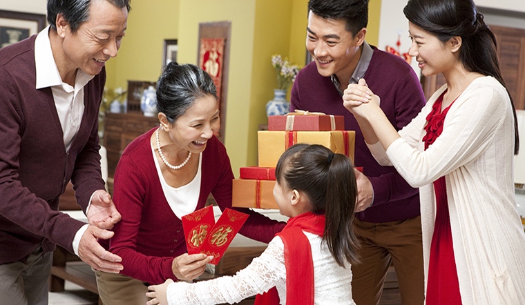 Cách trao và nhận lì xì đúng cách – Giữ gìn nét đẹp truyền thống 2