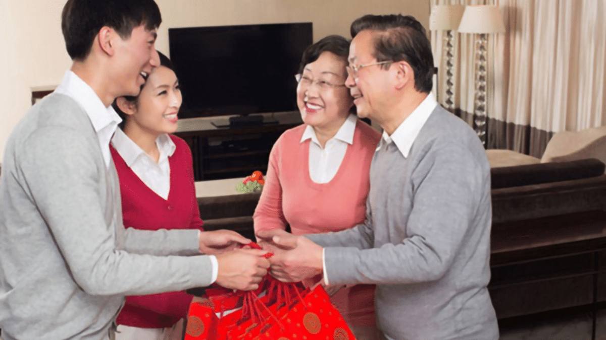 chọn quà tết cho người thân yêu