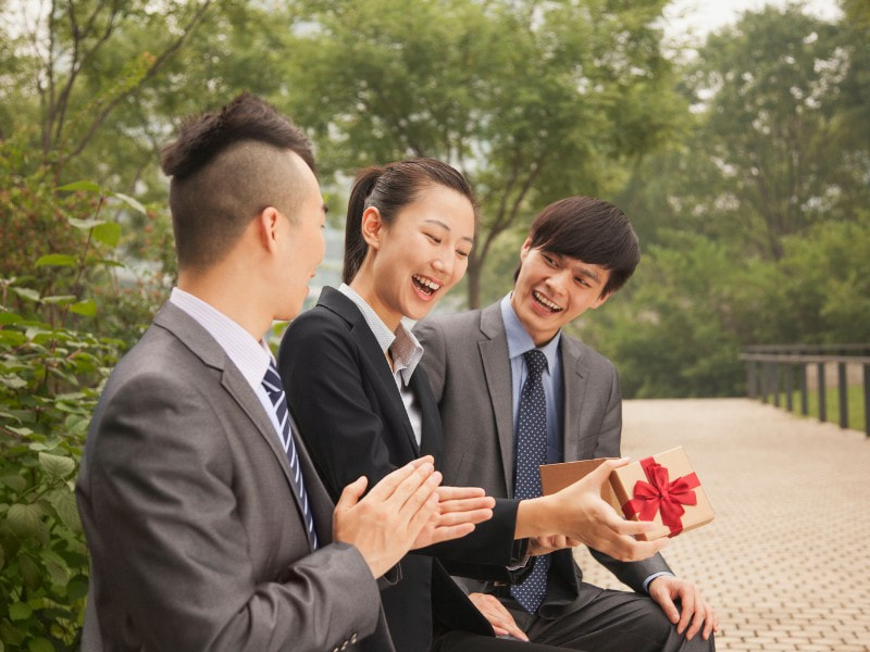 tặng quà tết cho đồng nghiệp