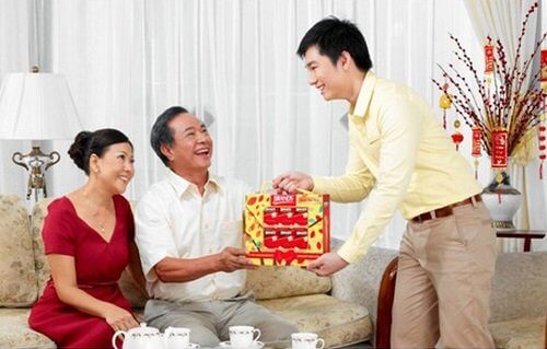 Lần Đầu Ra Mắt Nhà Bạn Gái Nên Mua G