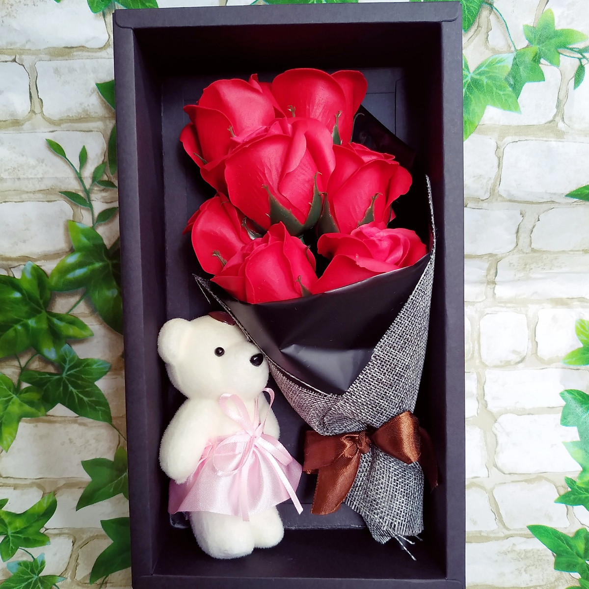 Bó hoa sáp kèm gấu bông