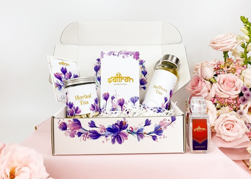 Hộp quà sinh nhật Saffron SALAM và Giai Lệ Trà