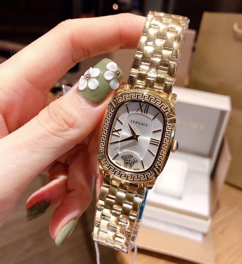 7.Gợi ý quà 20/10 cho sếp nữ đồng hồ cao cấp