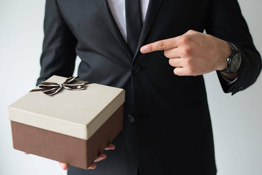 Gợi Ý Quà Tặng Sinh Nhật Công Ty Đối Tác